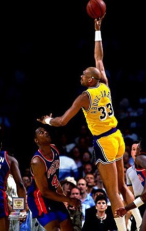 U22国足vs韩国U22：拜合拉木、汪士钦、王博豪首发，李昊出战（U22中国队对阵韩国U22：拜合拉木、汪士钦、王博豪先发，李昊登场）