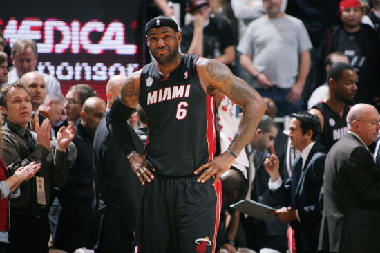 澳超官方10至11月最佳球员提名出炉：罗里、雷德梅恩在列（澳超官方公布10-11月最佳球员候选名单：罗里、雷德梅恩入选）